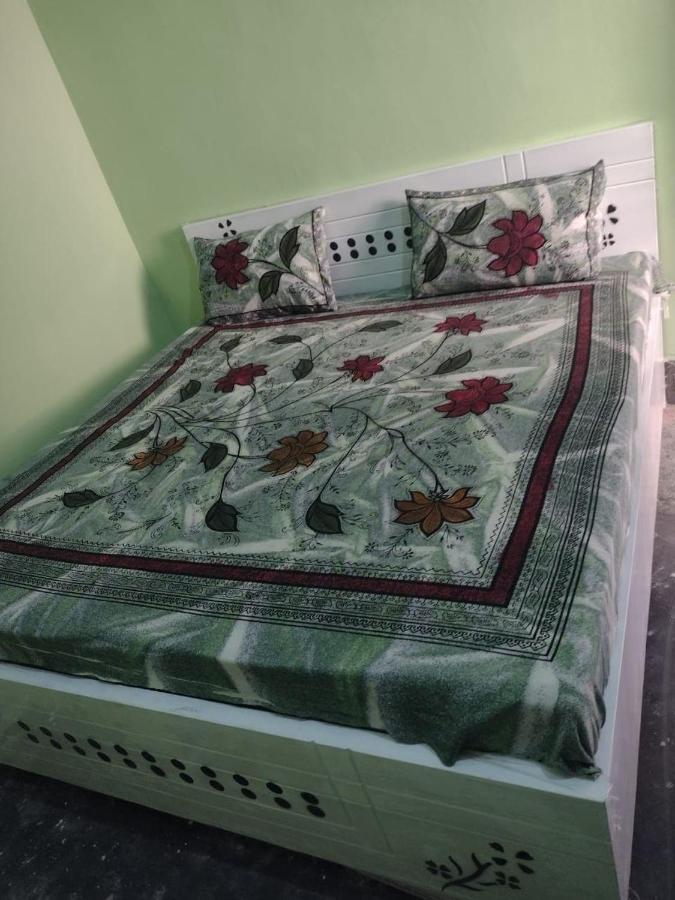 Oyo 83936 Chaudhary Guest House Bulandshahr Exterior foto